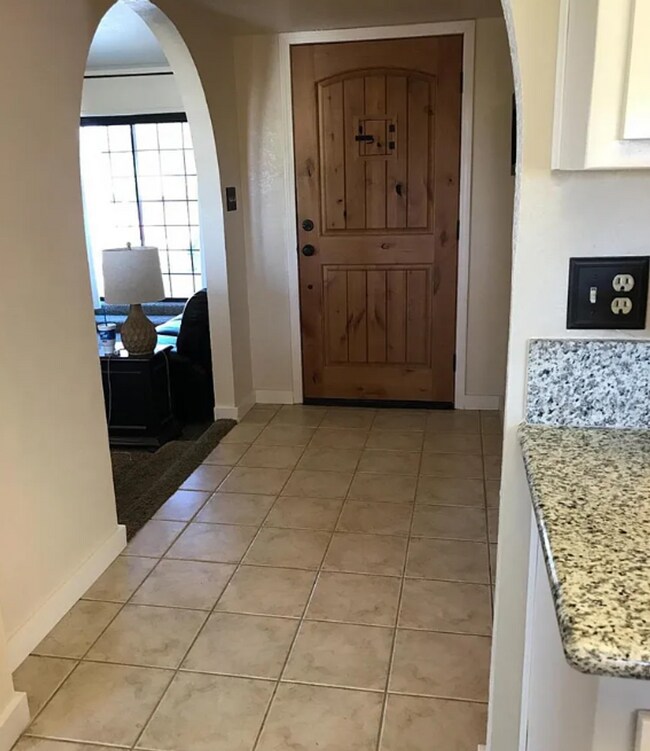 Foto del edificio - Spacious single family home in Bakersfield - Schedule your tour now!