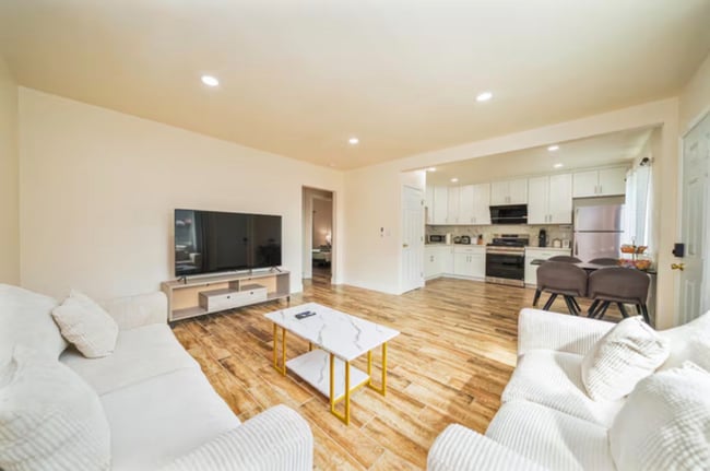 Building Photo - 0000 Adelia Ave