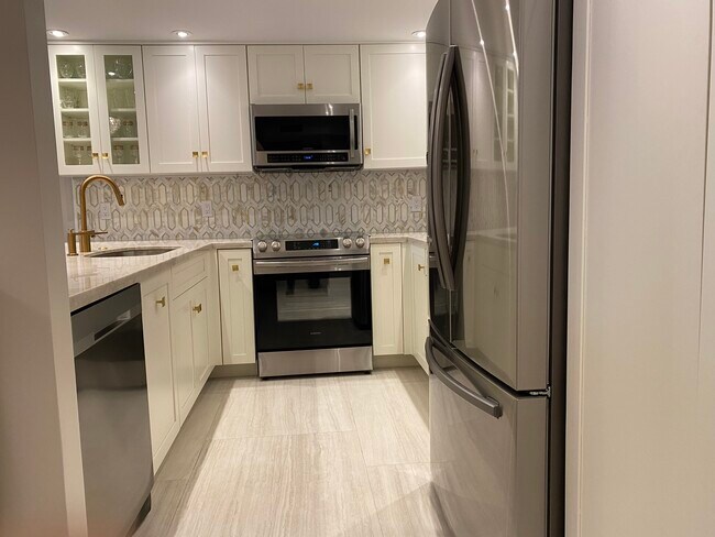 Foto del edificio - 170 Ocean Lane Dr