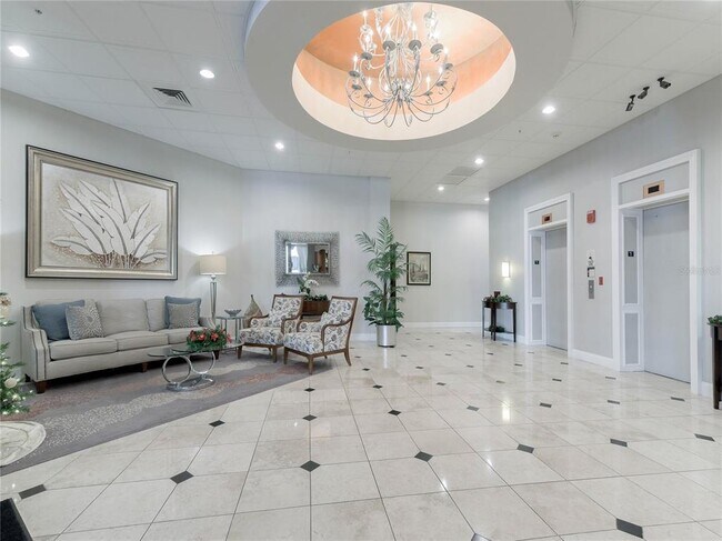 Foto del edificio - 288 Beach Dr NE