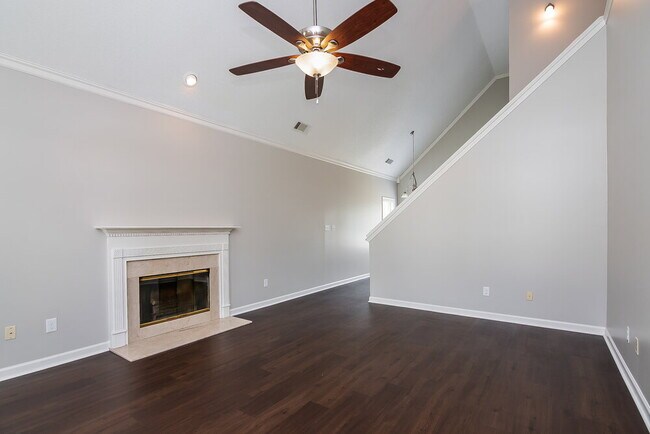 Foto del edificio - 8925 Lake Springs Cove