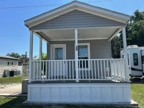 Building Photo - 6941 MacDonald Ct