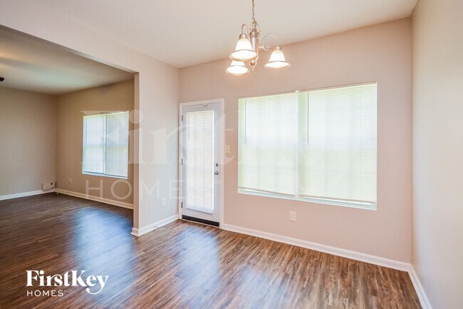 Foto del edificio - 5068 Pioneer Pkwy