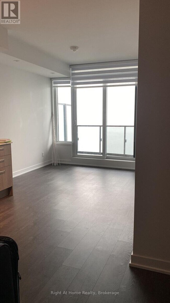 Building Photo - 1928 Lake Shore Blvd W