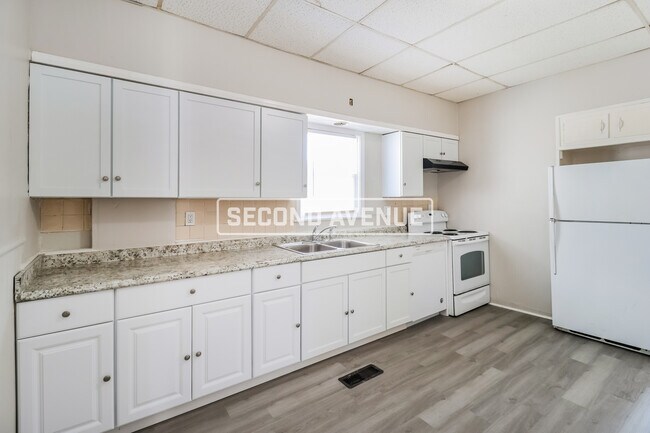Foto del edificio - 2512 Benninghofen Ave