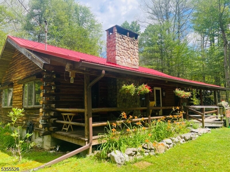 Primary Photo - 101 Flatbrook Rd
