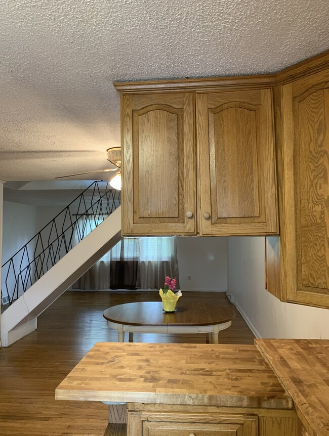 Foto del edificio - 62 Oakmont Dr