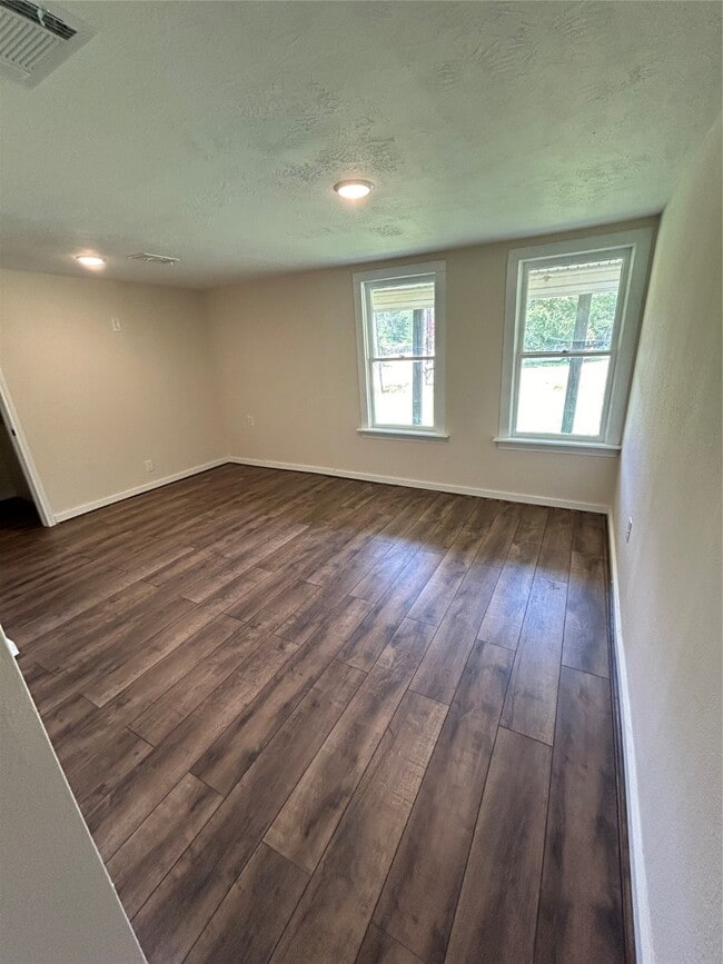 Building Photo - 5822 Edna St