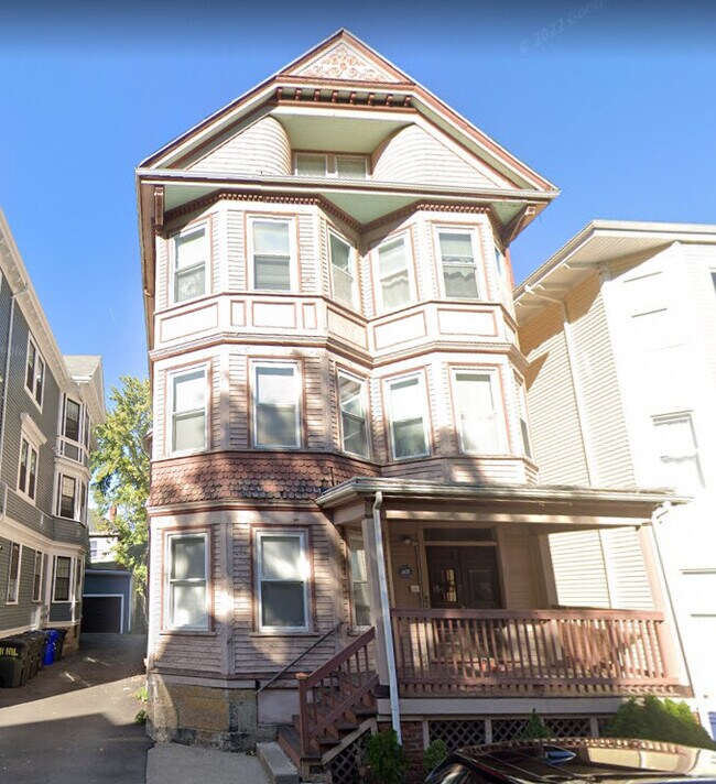 Building Photo - 89 Hillside St