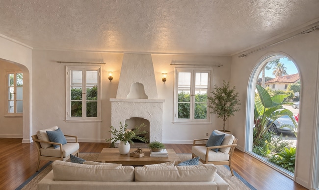 Foto del edificio - 160 Santa Ana Ave