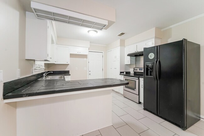 Foto del edificio - 1527 Springridge Dr