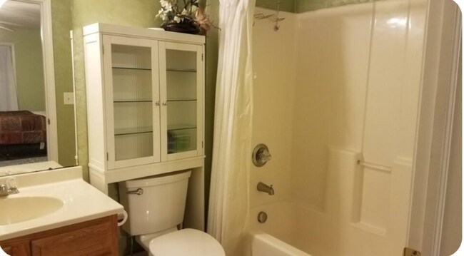 Foto del edificio - 5857 Hester Rd