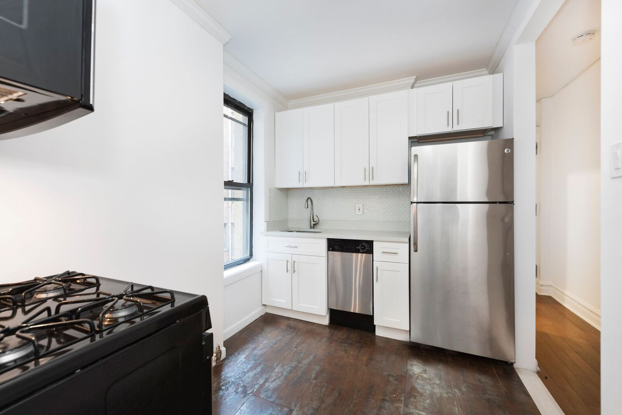 Primary Photo - 217 13th St