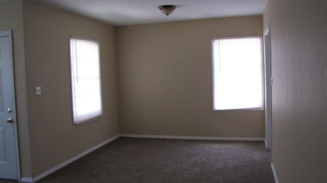 Building Photo - 105 Brighton Way