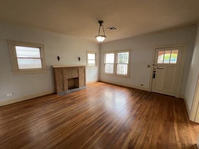 Foto del edificio - 4716 Crawford St