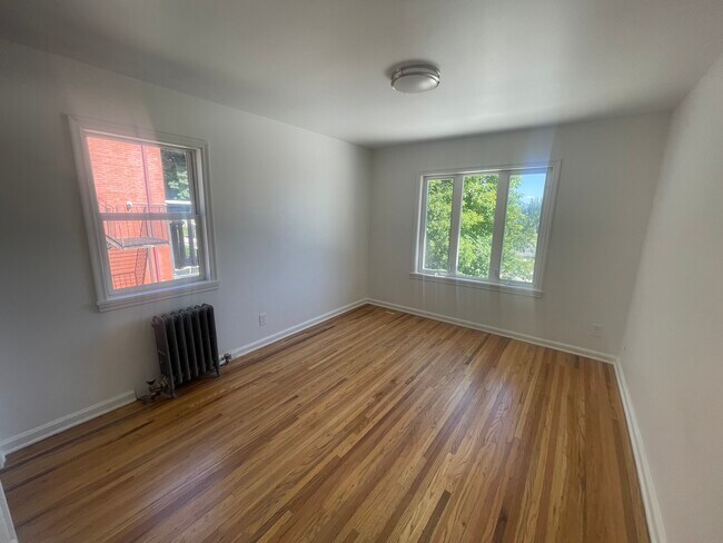 Foto del edificio - Renovated Apartment Near the University of...