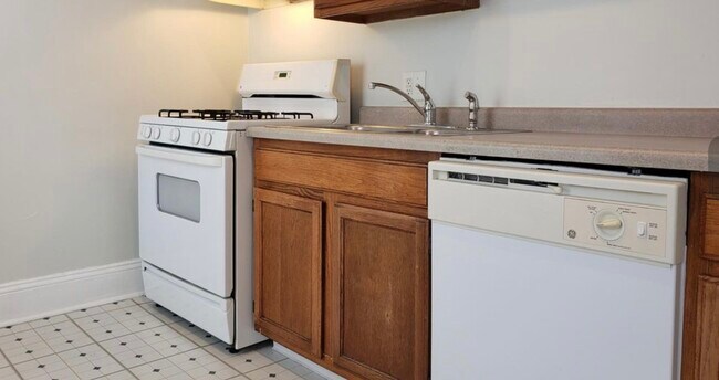 Foto del edificio - 634 E 10th St