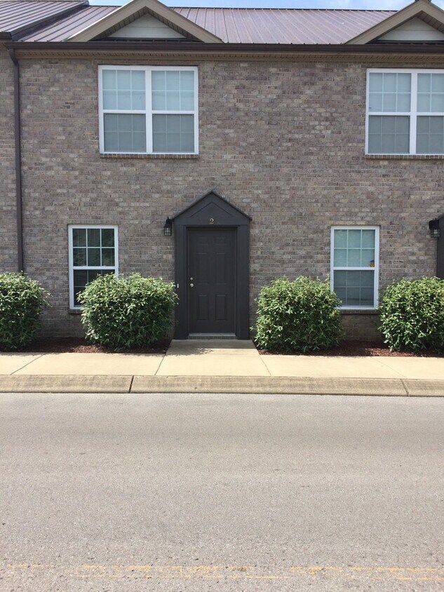 Front Entrance - 531 Dill Ln