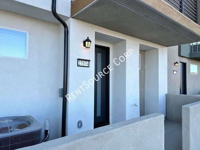 Foto del edificio - New Construction 2 Bedroom Townhome with S...
