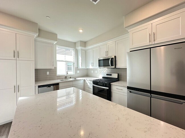 Foto del edificio - 2 BEDROOM HOME FOR LEASING IN Pomona