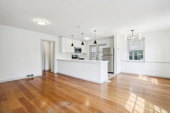 Foto del edificio - 2900 Woodpipe Ln