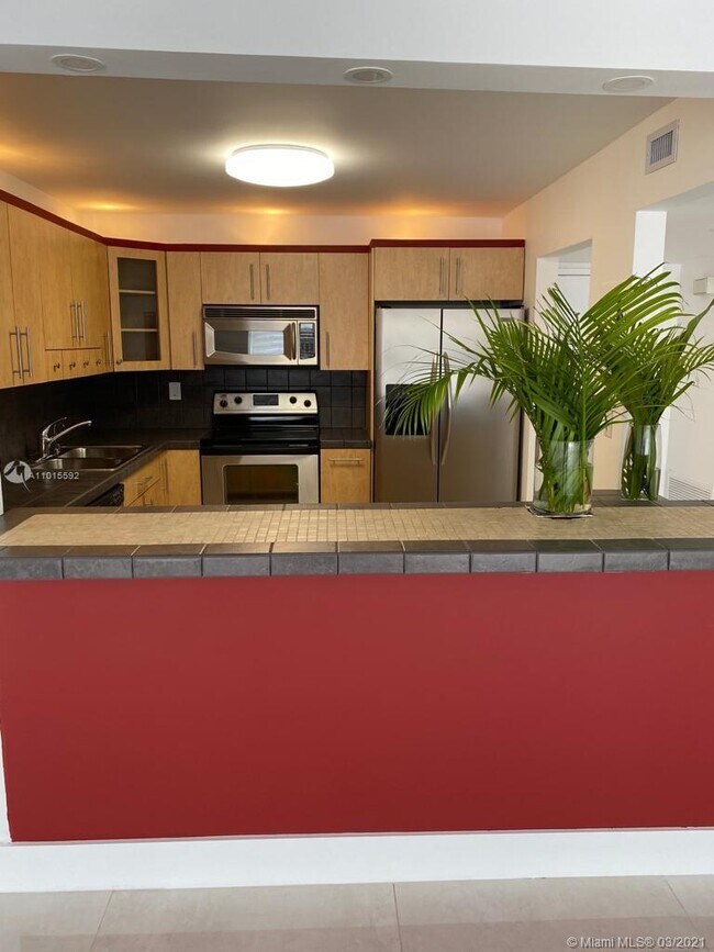Building Photo - 18071 Biscayne Blvd