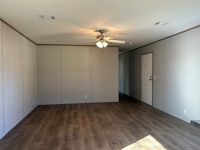 Foto del edificio - 7699 Peden Rd