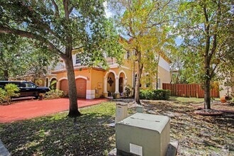 Building Photo - 14070 SW 50th Ct