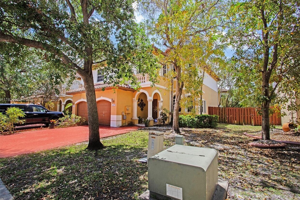 Foto principal - 14070 SW 50th Ct
