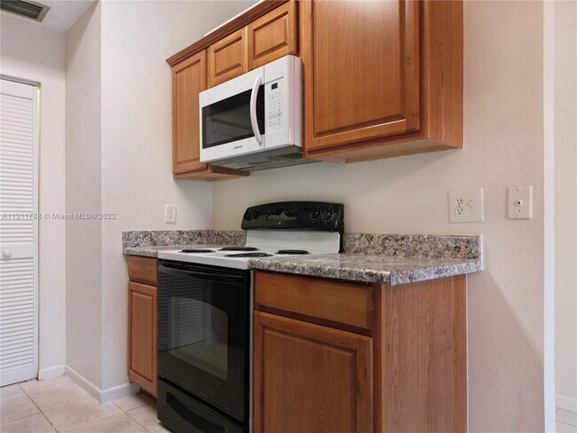 Foto del edificio - 1711 NW 92nd Ave