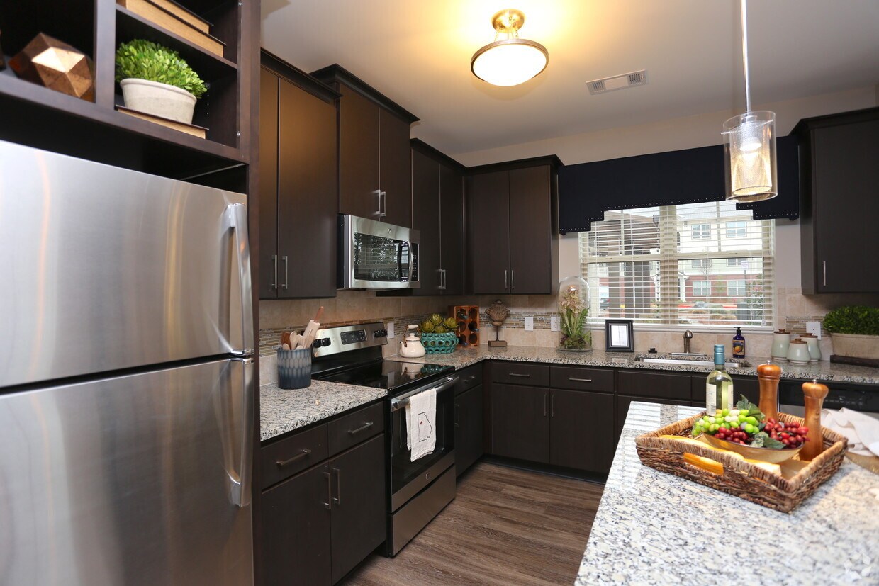 Avonlea Creekside Apartments in Marietta, GA