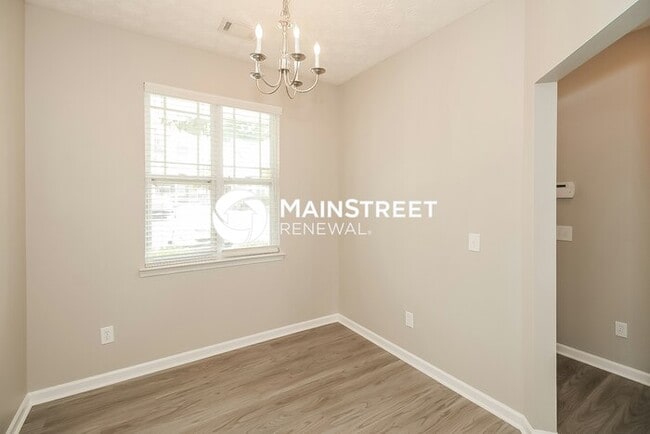 Building Photo - 3 Bedroom Pet-Friendly Home in Atlanta, GA with Main Street Renewal