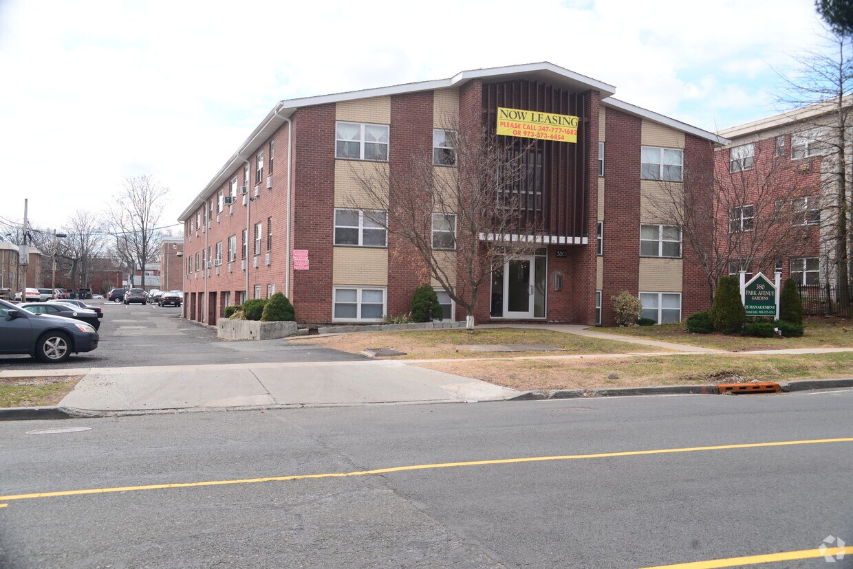 Park Avenue Gardens Apartments at 380 Park Ave Orange, NJ