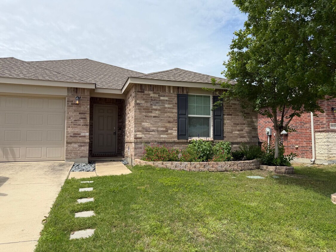 Building Photo - AVAILABLE NOW 3 BEDROOM 2 BATH HOME IN NORTHWEST ISD