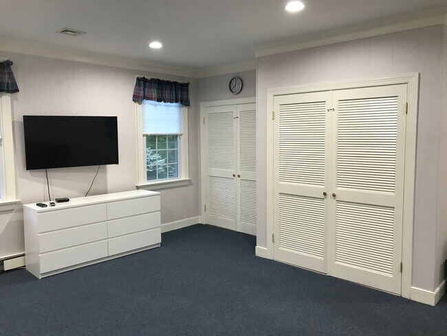 Foto del edificio - Renovated Colonial in Bon Air