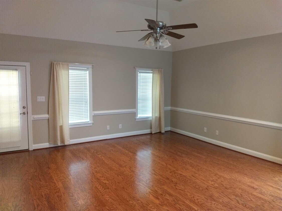 Building Photo - 106 Dobbers Creek Dr