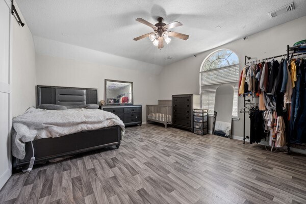Foto del edificio - 15818 Mossy Shores Ct