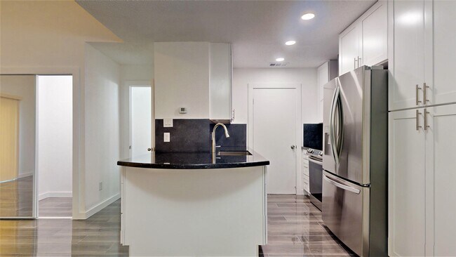 Foto del edificio - 3869 Tanglewilde St