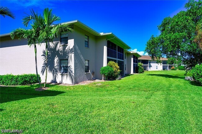 Foto del edificio - 135 Cypress Way E