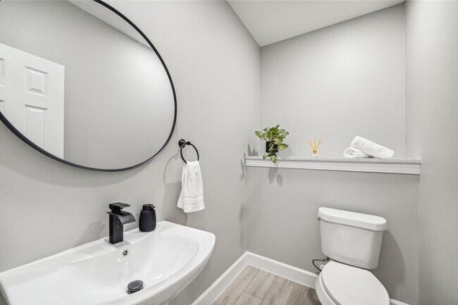 Foto del edificio - 982 Randolph St