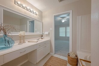 Building Photo - 11 Yarrowdale Ct