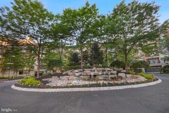 Building Photo - 206 Carson Terrace