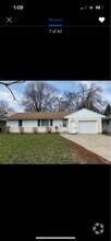 Building Photo - 914 Sommerville St S