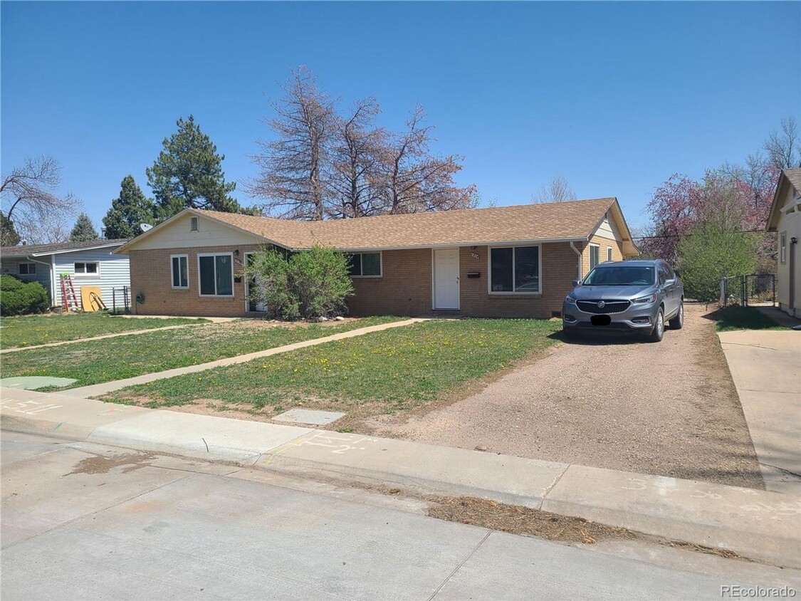 Primary Photo - 1312-1314 Castlerock Drive