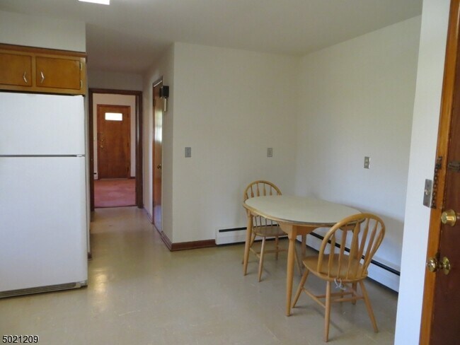 Foto del edificio - 623 Bloomfield Ave