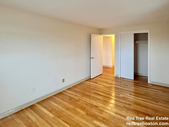 Foto del edificio - 8 Riverside St