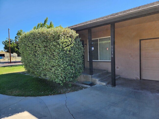 Building Photo - 3036 E Princeton Ave