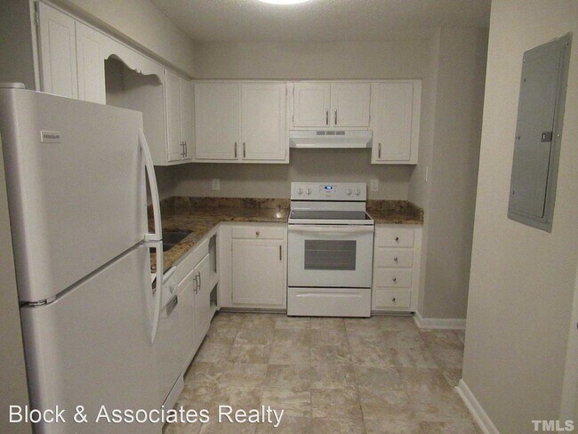 Foto del edificio - 3 br, 2 bath House - 552 Pine Ridge Place