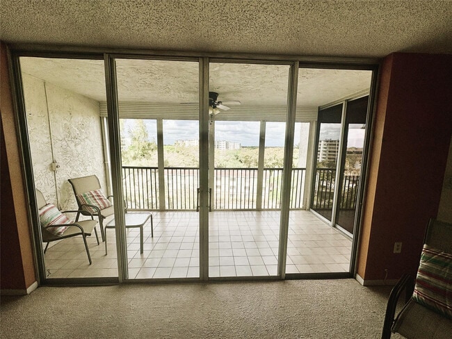 Foto del edificio - 3940 Inverrary Blvd