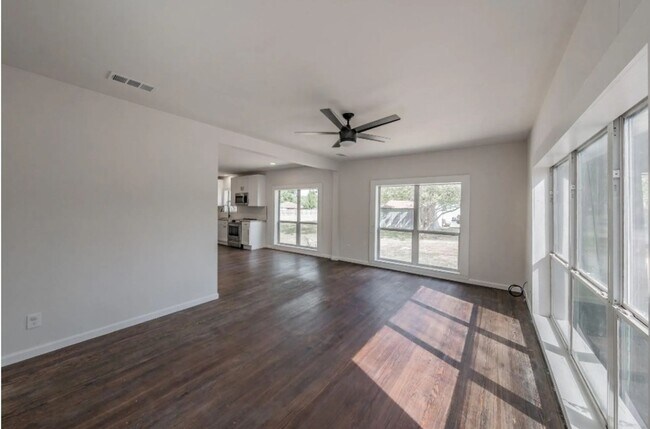 Building Photo - Charming 2BR House in Farmersville